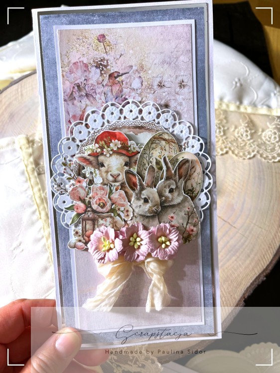 Wielkanocna kartka handmade z kwiatami i pastelowym tłem